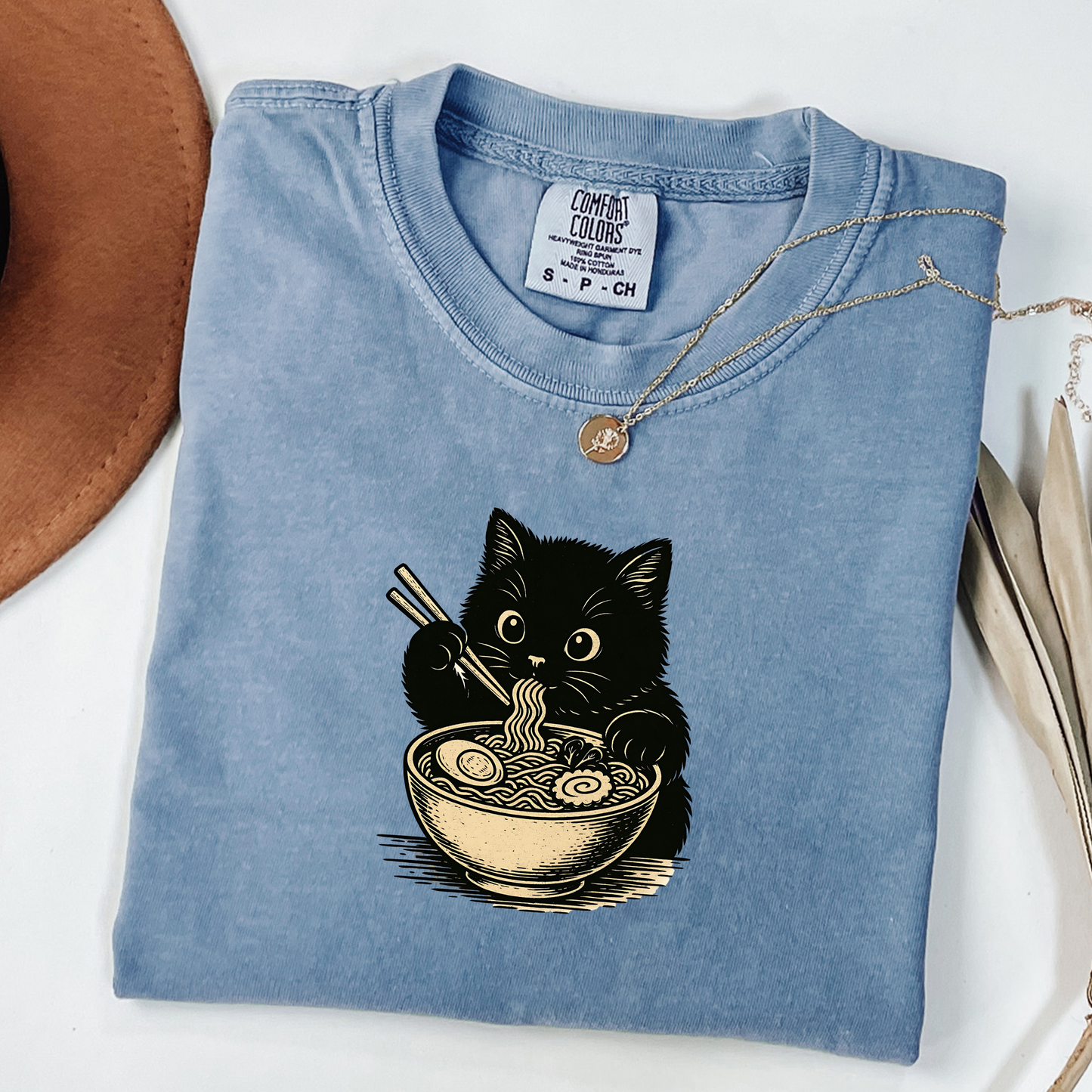Ramen Time with Kitty – Vintage Noodle Cat Unisex T-Shirt