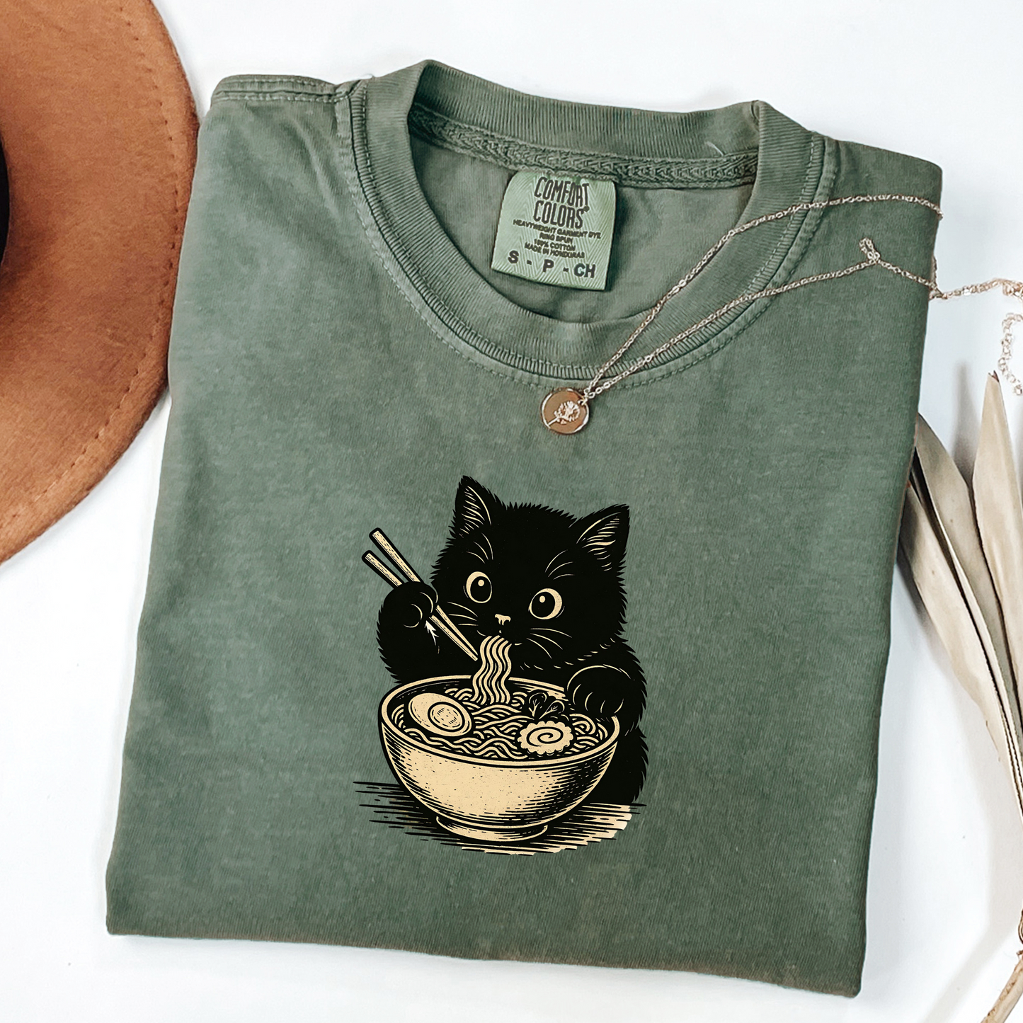 Ramen Time with Kitty – Vintage Noodle Cat Unisex T-Shirt